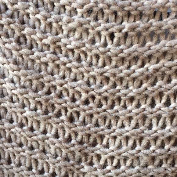 H&M Oversized Short-Sleeve Sweater - Picture 6 of 6